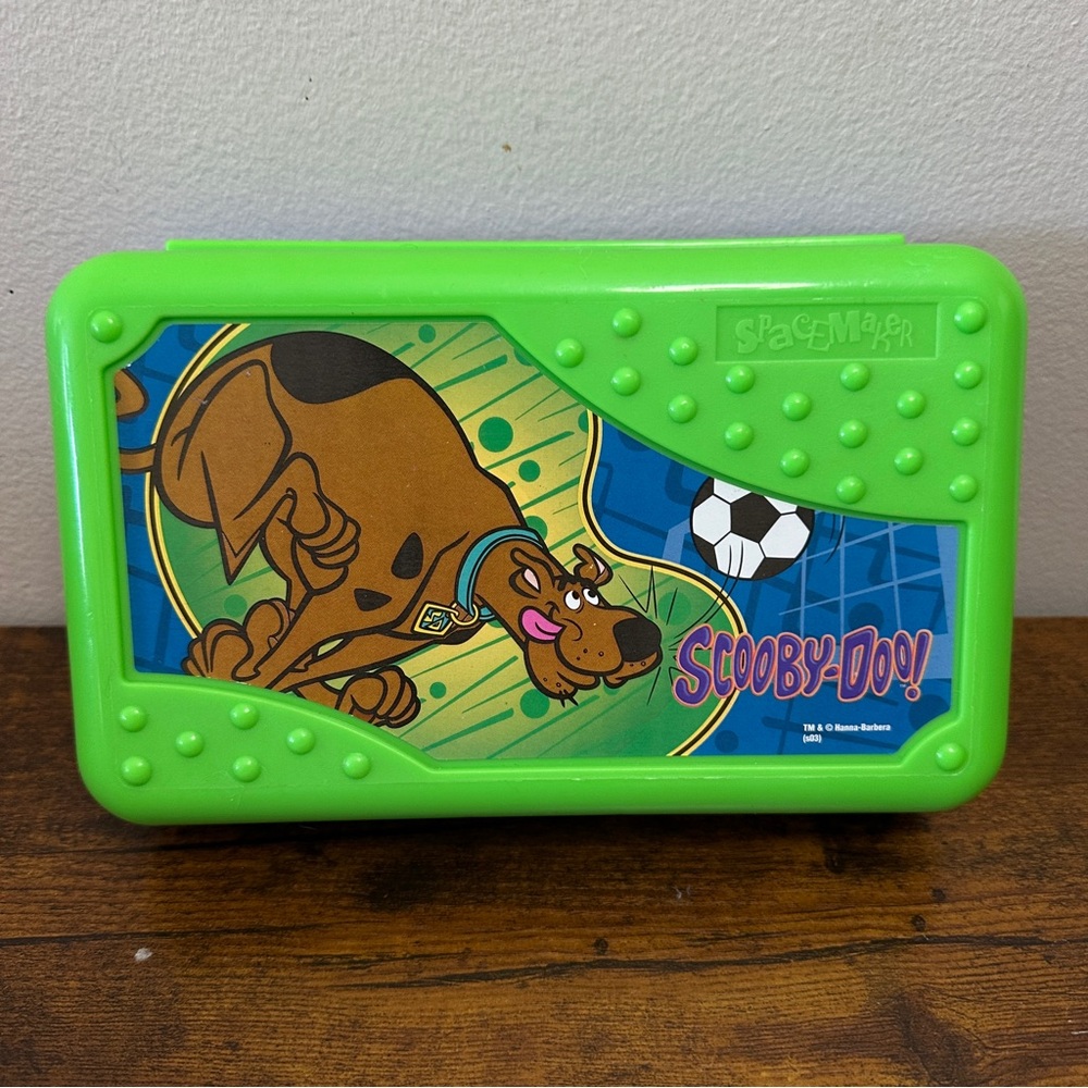 Vtg 2002 Scooby-Doo Spacemaker Pencil Box Green Soccer Sports Eldon Made In USA
